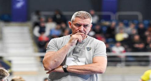 كرة يد.. مصدر ليلا كورة: خطوة تفصل مساعد مدرب برشلونة السابق عن قيادة الزمالك